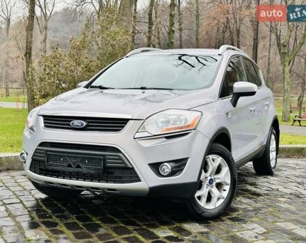 Серый Форд Куга, объемом двигателя 2 л и пробегом 235 тыс. км за 12700 $, фото 3 на Automoto.ua