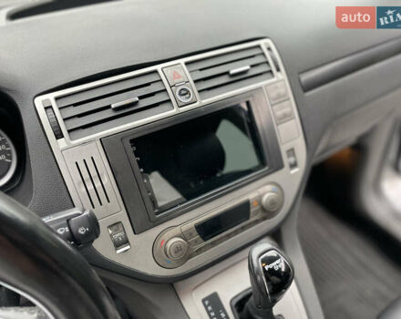 Серый Форд Куга, объемом двигателя 2 л и пробегом 230 тыс. км за 9200 $, фото 9 на Automoto.ua