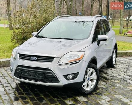 Серый Форд Куга, объемом двигателя 2 л и пробегом 235 тыс. км за 12700 $, фото 2 на Automoto.ua