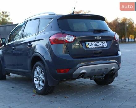 Серый Форд Куга, объемом двигателя 2 л и пробегом 204 тыс. км за 11200 $, фото 4 на Automoto.ua