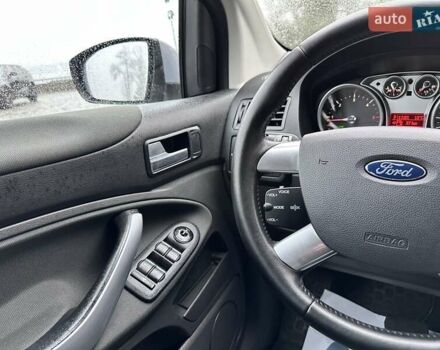 Серый Форд Куга, объемом двигателя 2 л и пробегом 235 тыс. км за 12700 $, фото 98 на Automoto.ua