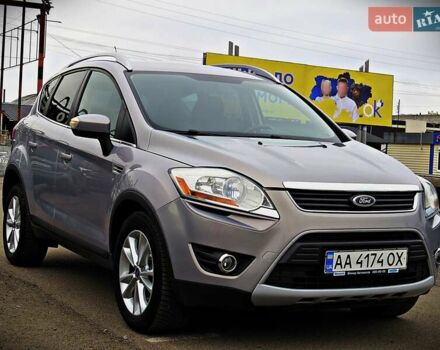 Сірий Форд Куга, об'ємом двигуна 2 л та пробігом 218 тис. км за 9600 $, фото 1 на Automoto.ua