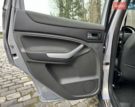 Серый Форд Куга, объемом двигателя 2 л и пробегом 235 тыс. км за 12700 $, фото 58 на Automoto.ua