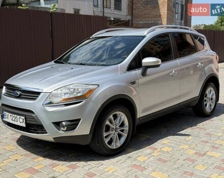 Сірий Форд Куга, об'ємом двигуна 2 л та пробігом 176 тис. км за 11500 $, фото 2 на Automoto.ua