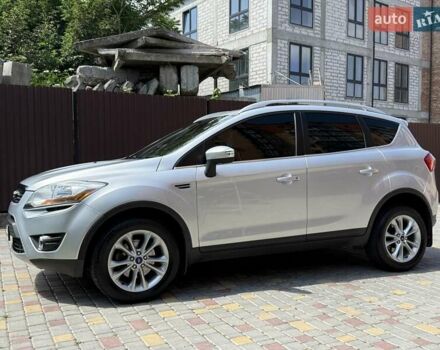 Сірий Форд Куга, об'ємом двигуна 2 л та пробігом 176 тис. км за 11500 $, фото 3 на Automoto.ua