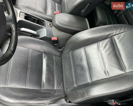 Серый Форд Куга, объемом двигателя 2 л и пробегом 230 тыс. км за 9200 $, фото 8 на Automoto.ua