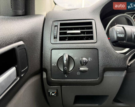 Серый Форд Куга, объемом двигателя 2.52 л и пробегом 167 тыс. км за 10999 $, фото 17 на Automoto.ua