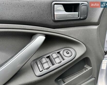 Серый Форд Куга, объемом двигателя 2 л и пробегом 235 тыс. км за 12700 $, фото 57 на Automoto.ua