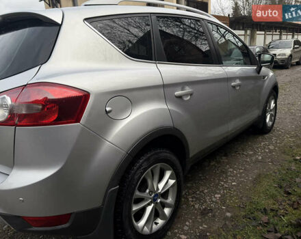 Серый Форд Куга, объемом двигателя 2 л и пробегом 184 тыс. км за 9500 $, фото 5 на Automoto.ua