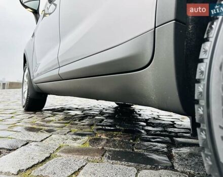 Серый Форд Куга, объемом двигателя 2 л и пробегом 235 тыс. км за 12700 $, фото 12 на Automoto.ua