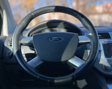 Серый Форд Куга, объемом двигателя 2 л и пробегом 100 тыс. км за 12650 $, фото 7 на Automoto.ua