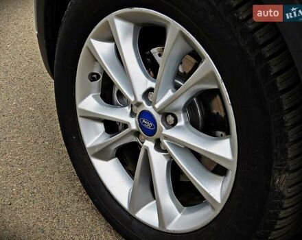 Сірий Форд Куга, об'ємом двигуна 2 л та пробігом 218 тис. км за 9600 $, фото 4 на Automoto.ua