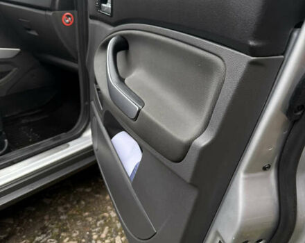 Серый Форд Куга, объемом двигателя 2 л и пробегом 184 тыс. км за 8800 $, фото 18 на Automoto.ua