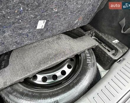 Серый Форд Куга, объемом двигателя 2 л и пробегом 235 тыс. км за 12700 $, фото 62 на Automoto.ua