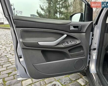 Серый Форд Куга, объемом двигателя 2 л и пробегом 235 тыс. км за 12700 $, фото 56 на Automoto.ua