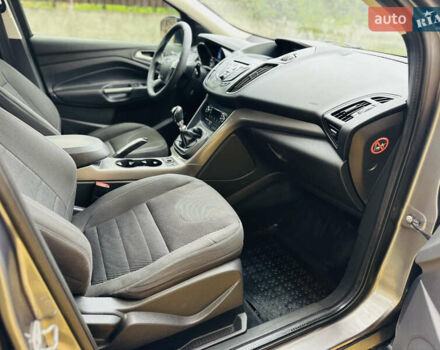 Серый Форд Куга, объемом двигателя 2 л и пробегом 187 тыс. км за 11500 $, фото 41 на Automoto.ua