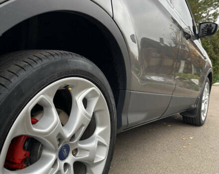 Серый Форд Куга, объемом двигателя 2 л и пробегом 209 тыс. км за 11700 $, фото 6 на Automoto.ua