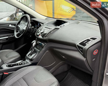 Серый Форд Куга, объемом двигателя 2 л и пробегом 176 тыс. км за 14500 $, фото 35 на Automoto.ua