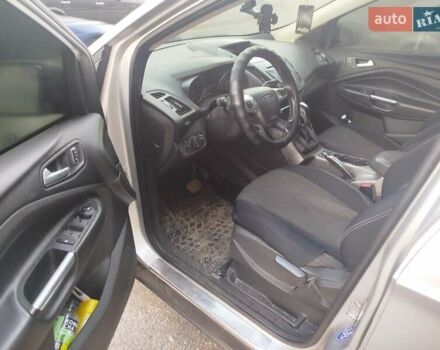 Серый Форд Куга, объемом двигателя 2 л и пробегом 212 тыс. км за 12300 $, фото 5 на Automoto.ua