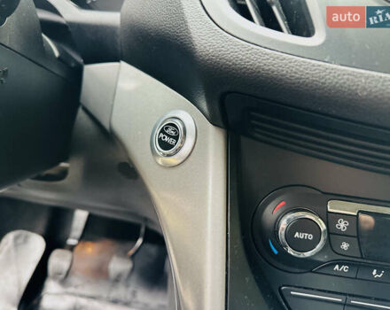 Серый Форд Куга, объемом двигателя 2 л и пробегом 187 тыс. км за 11500 $, фото 23 на Automoto.ua