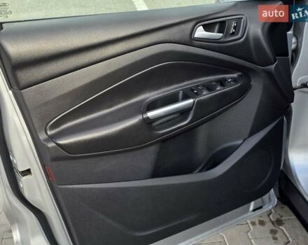 Форд Куга 2013 у Тернополі на Automoto.ua Сірий Форд Куга, об'ємом двигуна 2 л та пробігом 211 тис. км за 9999 $, фото 19 на Automoto.ua