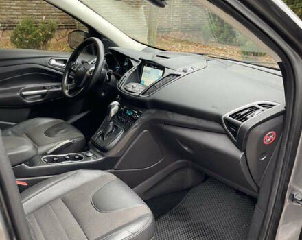 Серый Форд Куга, объемом двигателя 2 л и пробегом 209 тыс. км за 11700 $, фото 12 на Automoto.ua