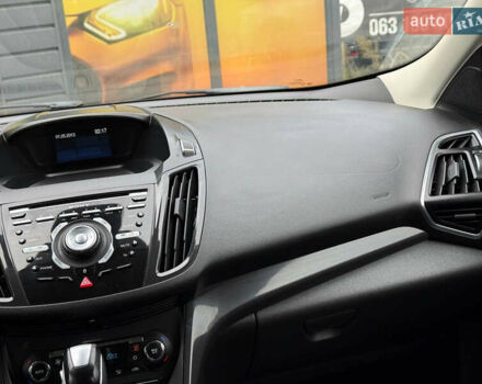 Сірий Форд Куга, об'ємом двигуна 2 л та пробігом 176 тис. км за 14500 $, фото 40 на Automoto.ua