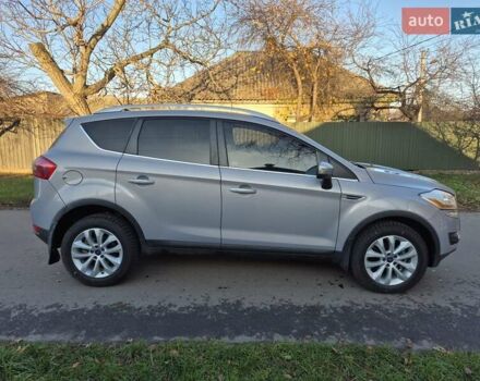 Серый Форд Куга, объемом двигателя 2 л и пробегом 185 тыс. км за 10999 $, фото 4 на Automoto.ua