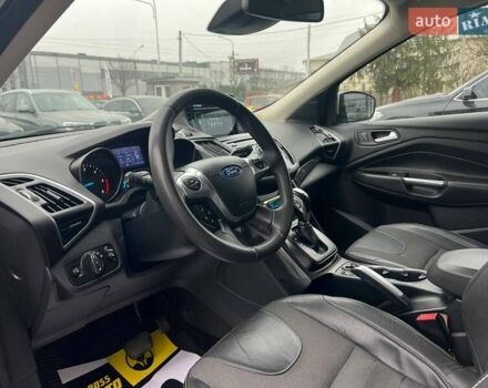 Серый Форд Куга, объемом двигателя 2 л и пробегом 216 тыс. км за 13500 $, фото 9 на Automoto.ua