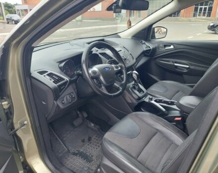 Серый Форд Куга, объемом двигателя 1.6 л и пробегом 176 тыс. км за 10500 $, фото 14 на Automoto.ua