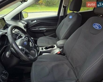 Форд Куга 2013 у Тернополі на Automoto.ua Сірий Форд Куга, об'ємом двигуна 2 л та пробігом 211 тис. км за 9999 $, фото 22 на Automoto.ua