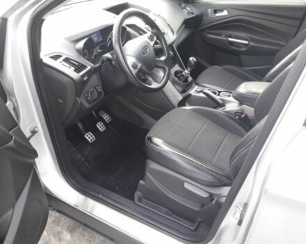 Сірий Форд Куга, об'ємом двигуна 2 л та пробігом 120 тис. км за 12000 $, фото 4 на Automoto.ua