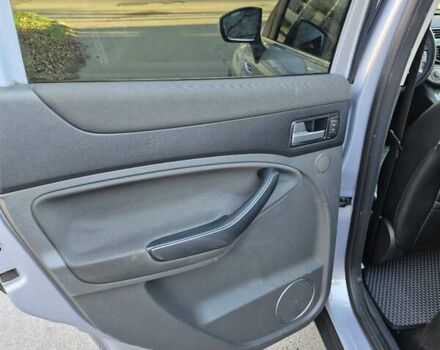 Серый Форд Куга, объемом двигателя 2 л и пробегом 185 тыс. км за 10999 $, фото 40 на Automoto.ua