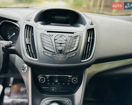 Серый Форд Куга, объемом двигателя 2 л и пробегом 187 тыс. км за 11500 $, фото 22 на Automoto.ua