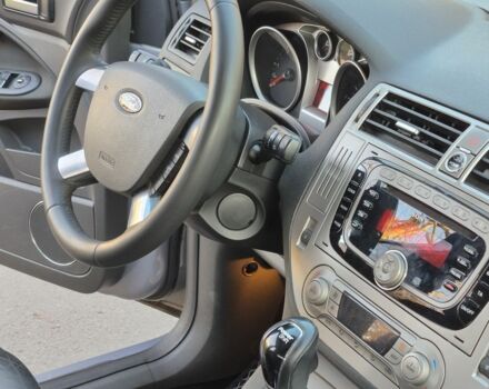 Серый Форд Куга, объемом двигателя 2 л и пробегом 185 тыс. км за 10999 $, фото 6 на Automoto.ua