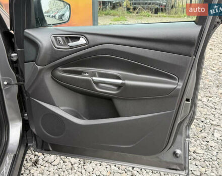 Сірий Форд Куга, об'ємом двигуна 2 л та пробігом 176 тис. км за 14500 $, фото 35 на Automoto.ua