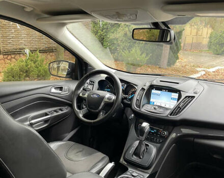 Серый Форд Куга, объемом двигателя 2 л и пробегом 209 тыс. км за 11700 $, фото 14 на Automoto.ua