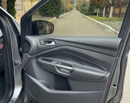 Серый Форд Куга, объемом двигателя 2 л и пробегом 209 тыс. км за 11700 $, фото 11 на Automoto.ua