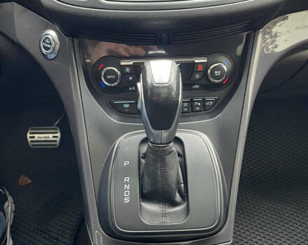 Серый Форд Куга, объемом двигателя 2 л и пробегом 209 тыс. км за 11700 $, фото 28 на Automoto.ua