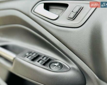 Серый Форд Куга, объемом двигателя 2 л и пробегом 187 тыс. км за 11500 $, фото 29 на Automoto.ua