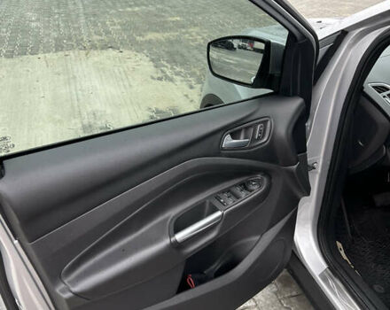 Форд Куга 2013 в Львове на Automoto.ua Серый Форд Куга, объемом двигателя 2 л и пробегом 93 тыс. км за 12800 $, фото 9 на Automoto.ua