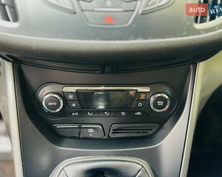 Серый Форд Куга, объемом двигателя 2 л и пробегом 187 тыс. км за 11500 $, фото 24 на Automoto.ua