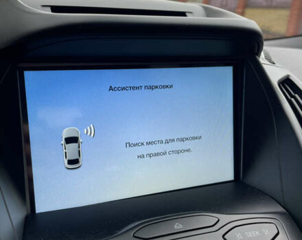 Серый Форд Куга, объемом двигателя 2 л и пробегом 209 тыс. км за 11700 $, фото 30 на Automoto.ua