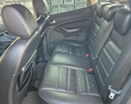 Серый Форд Куга, объемом двигателя 2 л и пробегом 185 тыс. км за 10999 $, фото 4 на Automoto.ua