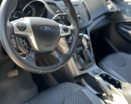 Серый Форд Куга, объемом двигателя 2 л и пробегом 84 тыс. км за 15000 $, фото 4 на Automoto.ua