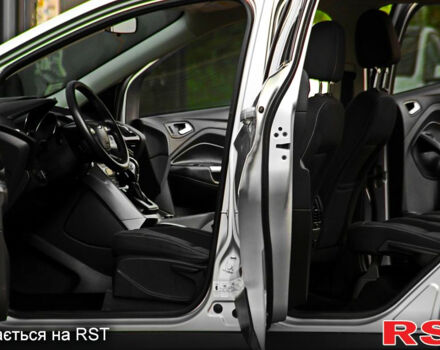 Серый Форд Куга, объемом двигателя 2 л и пробегом 117 тыс. км за 13800 $, фото 6 на Automoto.ua