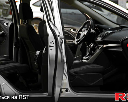 Серый Форд Куга, объемом двигателя 2 л и пробегом 117 тыс. км за 13800 $, фото 7 на Automoto.ua