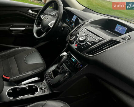 Серый Форд Куга, объемом двигателя 2 л и пробегом 219 тыс. км за 11750 $, фото 33 на Automoto.ua