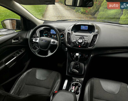 Серый Форд Куга, объемом двигателя 2 л и пробегом 219 тыс. км за 11750 $, фото 35 на Automoto.ua