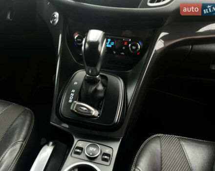 Серый Форд Куга, объемом двигателя 2 л и пробегом 219 тыс. км за 11750 $, фото 40 на Automoto.ua